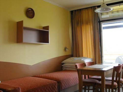 Kosztolanyi Apartmanhaz 블로톤퓌레드 외부 사진